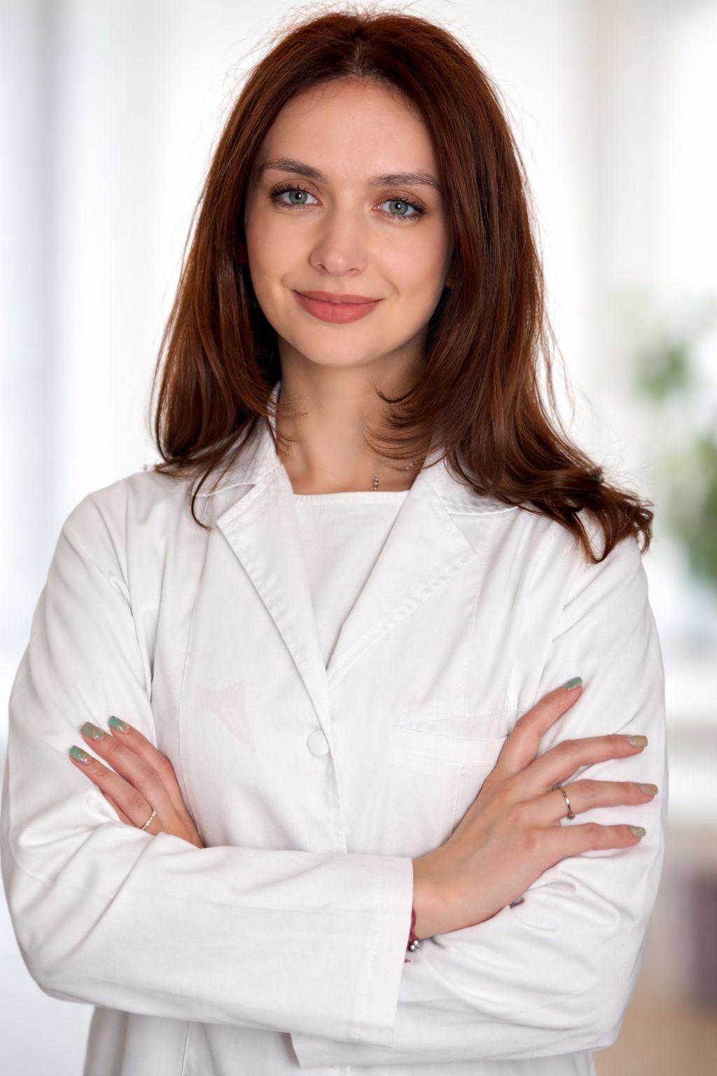 Imagine cu doctorul Dr. Popa Leafu Cristina Andreea miniaturizata